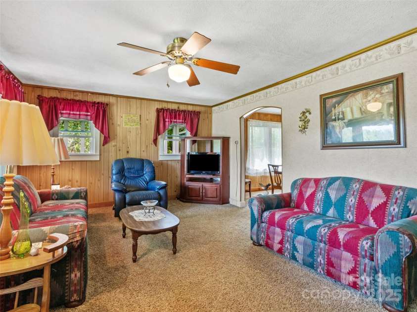 43 Charter Way, Burnsville, NC 28714.  MLS# CAR4256306, YatesRealty ID 11763. 