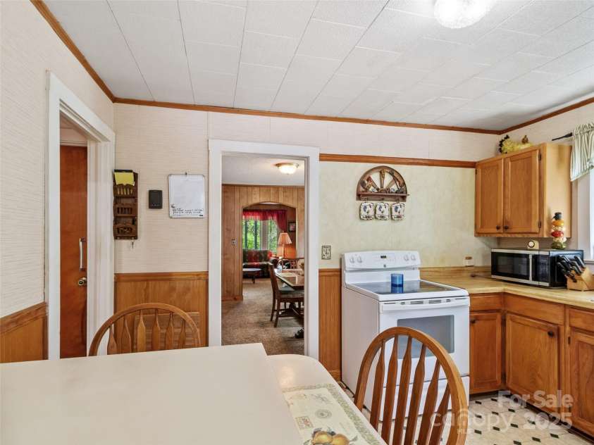 43 Charter Way, Burnsville, NC 28714.  MLS# CAR4256306, YatesRealty ID 11763. 