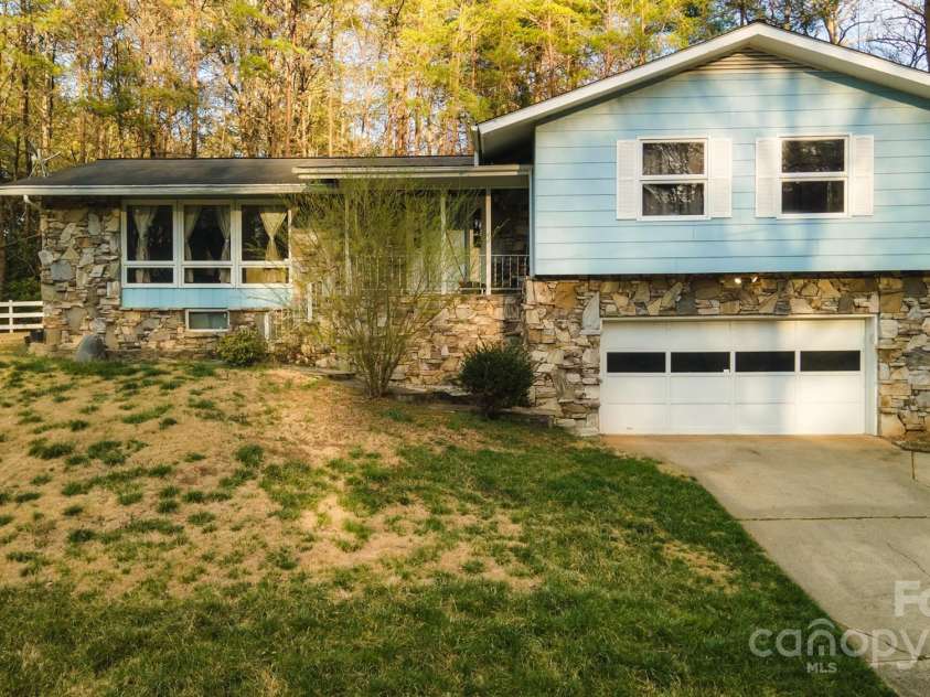 223 Cowan Valley Estates, Sylva, NC 28779.  MLS# CAR4257406, YatesRealty ID 11765. 