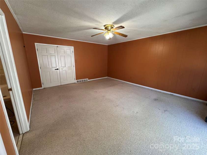 223 Cowan Valley Estates, Sylva, NC 28779.  MLS# CAR4257406, YatesRealty ID 11765. 