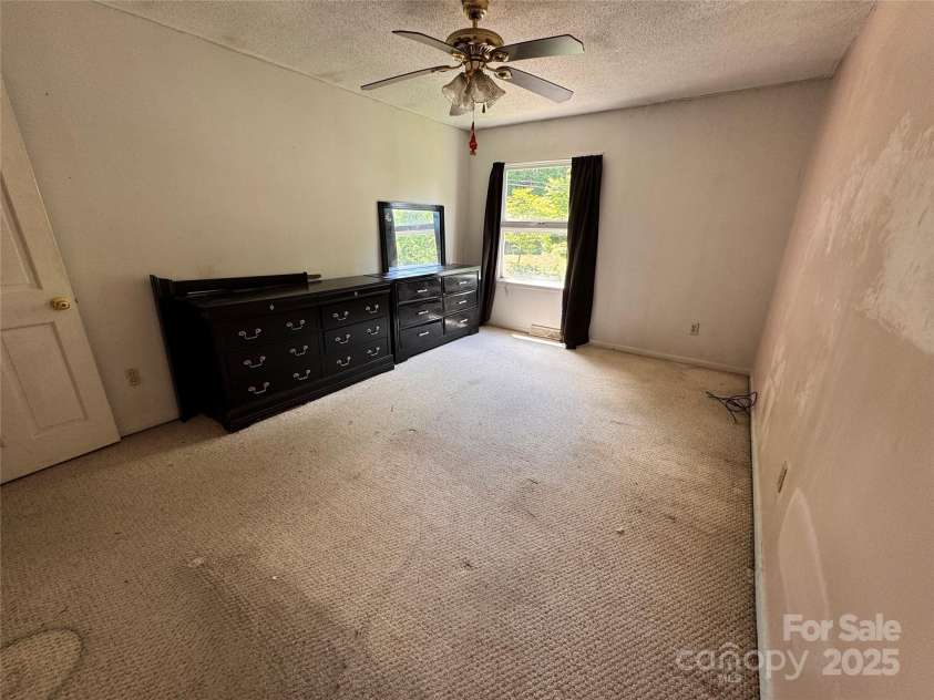 223 Cowan Valley Estates, Sylva, NC 28779.  MLS# CAR4257406, YatesRealty ID 11765. 