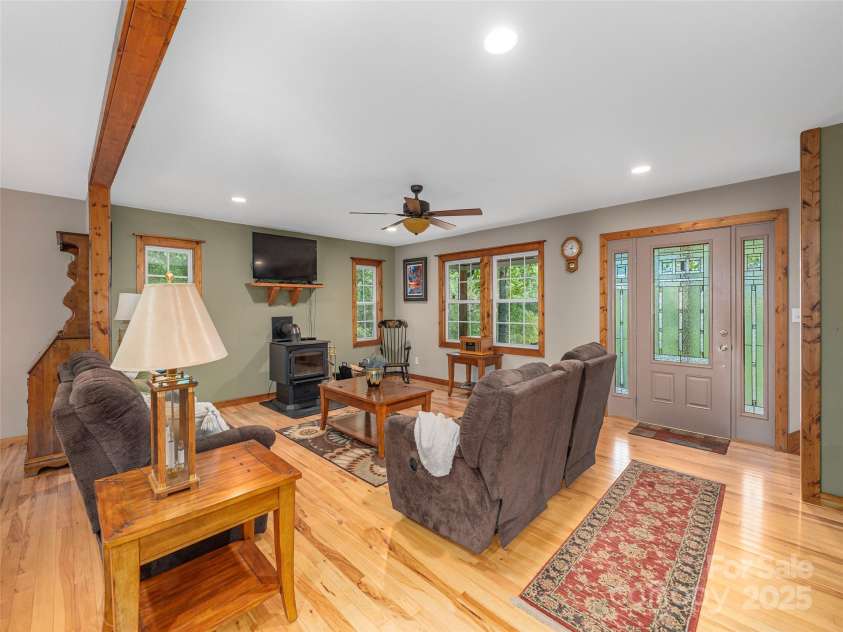27 Little Roundtop Road, Clyde, NC 28721.  MLS# CAR4304468, YatesRealty ID 11765. 