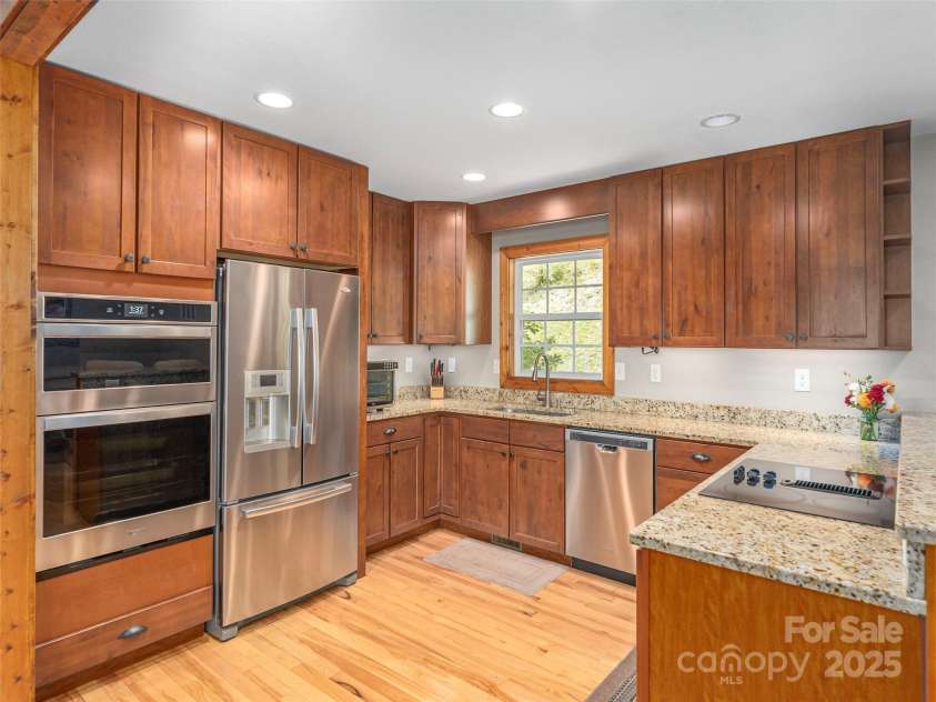 27 Little Roundtop Road, Clyde, NC 28721.  MLS# CAR4304468, YatesRealty ID 11765. 