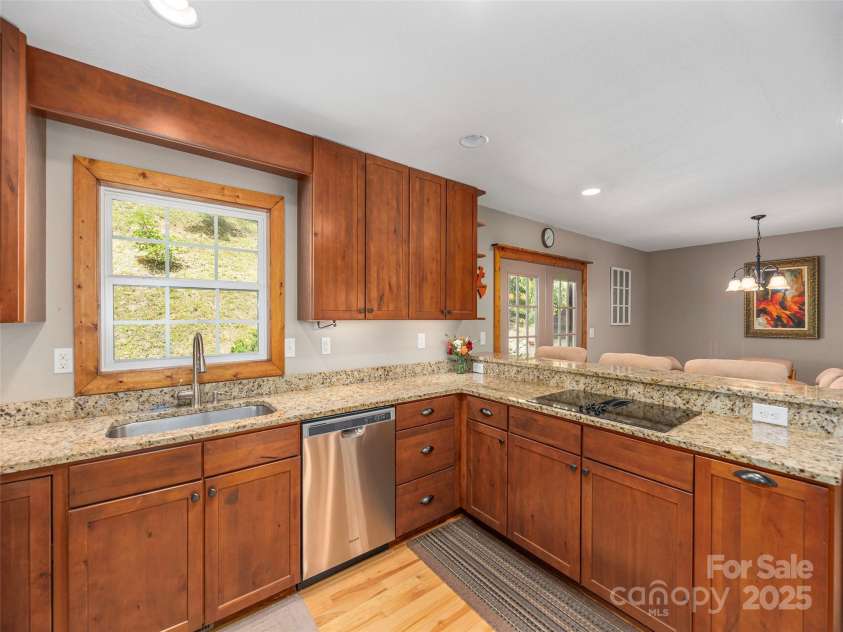27 Little Roundtop Road, Clyde, NC 28721.  MLS# CAR4304468, YatesRealty ID 11765. 