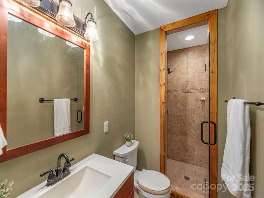 27 Little Roundtop Road, Clyde, NC 28721.  MLS# CAR4304468, YatesRealty ID 11765. 