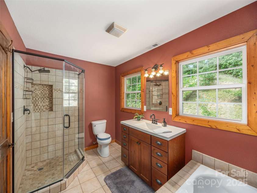 27 Little Roundtop Road, Clyde, NC 28721.  MLS# CAR4304468, YatesRealty ID 11765. 