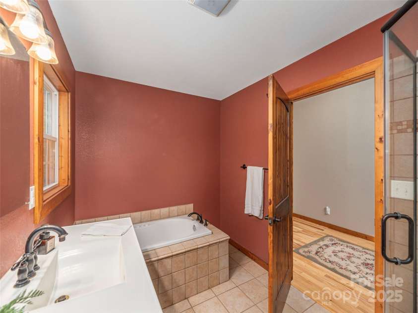 27 Little Roundtop Road, Clyde, NC 28721.  MLS# CAR4304468, YatesRealty ID 11765. 
