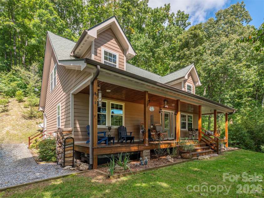 27 Little Roundtop Road, Clyde, NC 28721.  MLS# CAR4304468, YatesRealty ID 11765. 
