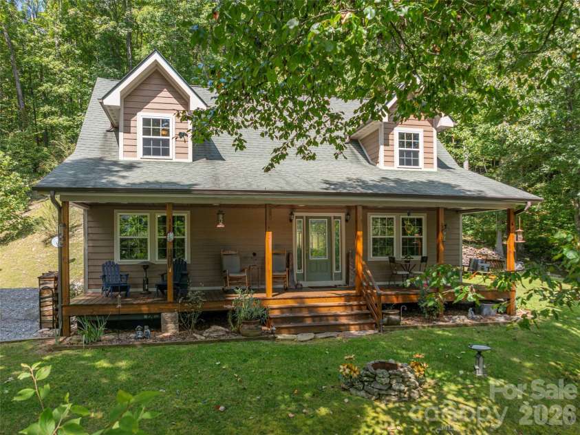 27 Little Roundtop Road, Clyde, NC 28721.  MLS# CAR4304468, YatesRealty ID 11765. 