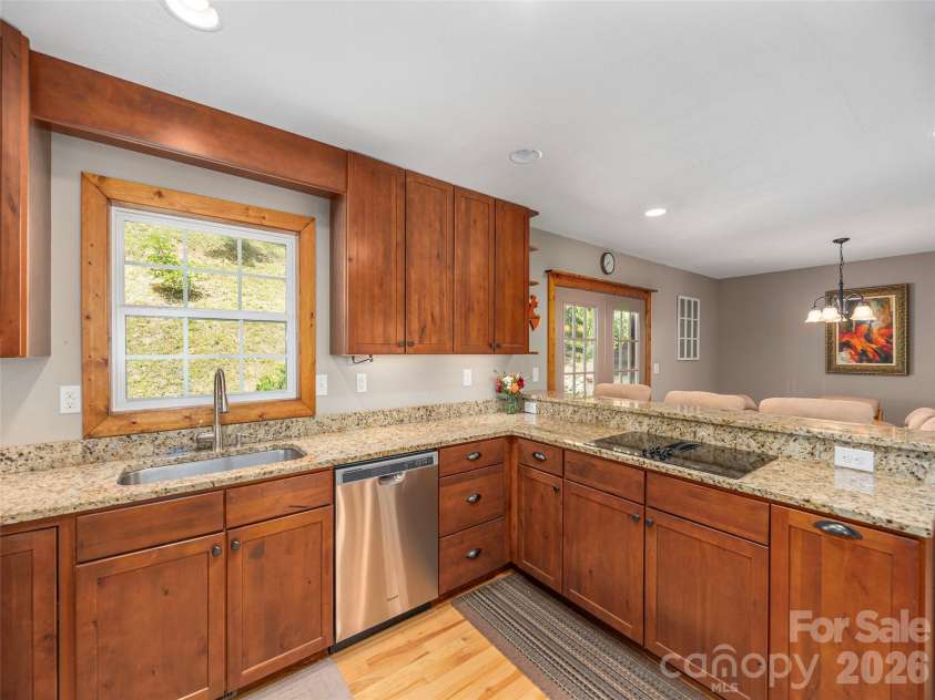 27 Little Roundtop Road, Clyde, NC 28721.  MLS# CAR4304468, YatesRealty ID 11765. 