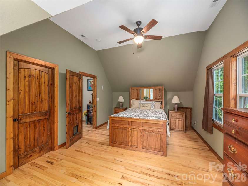 27 Little Roundtop Road, Clyde, NC 28721.  MLS# CAR4304468, YatesRealty ID 11765. 