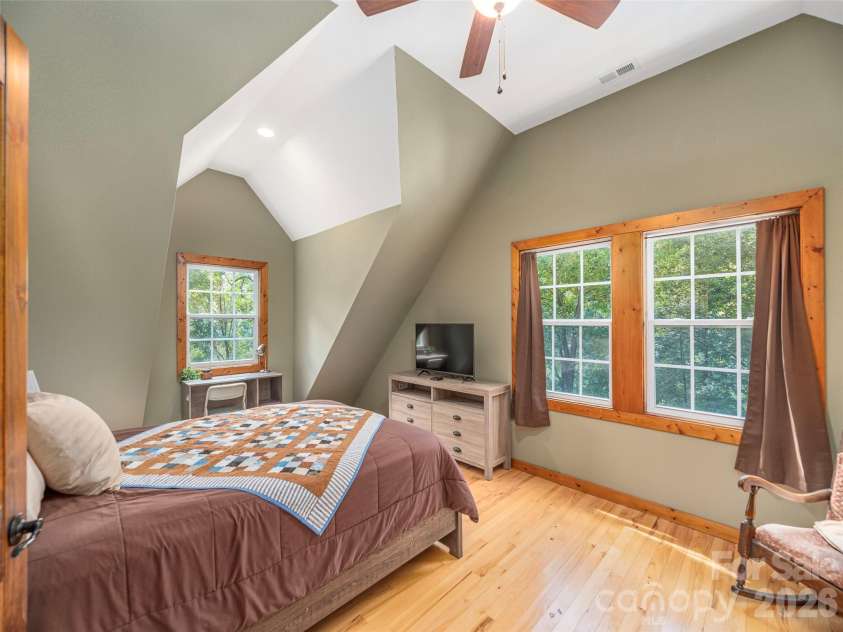 27 Little Roundtop Road, Clyde, NC 28721.  MLS# CAR4304468, YatesRealty ID 11765. 