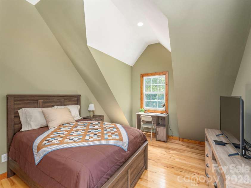 27 Little Roundtop Road, Clyde, NC 28721.  MLS# CAR4304468, YatesRealty ID 11765. 