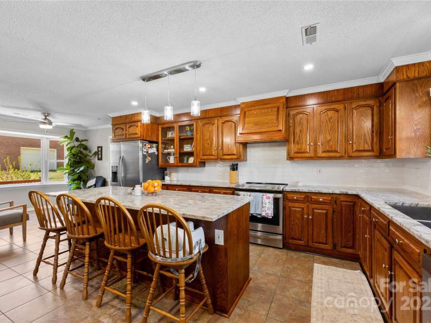 136 Boulder Drive, Lincolnton, NC 28092.  MLS# CAR4239157, YatesRealty ID 11769. 