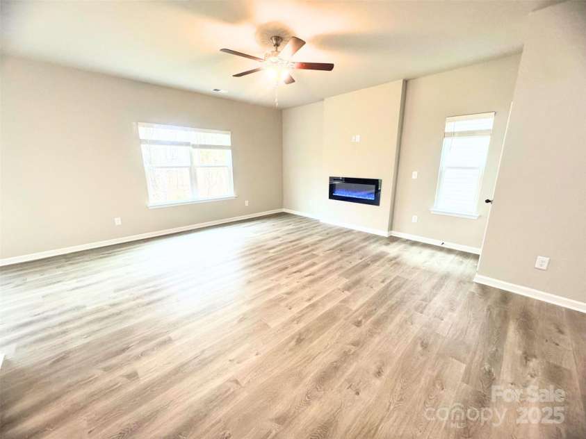 2133 Clapham Court, Charlotte, NC 28215.  MLS# CAR4210085, YatesRealty ID 1177. New Modern Linear Fireplace