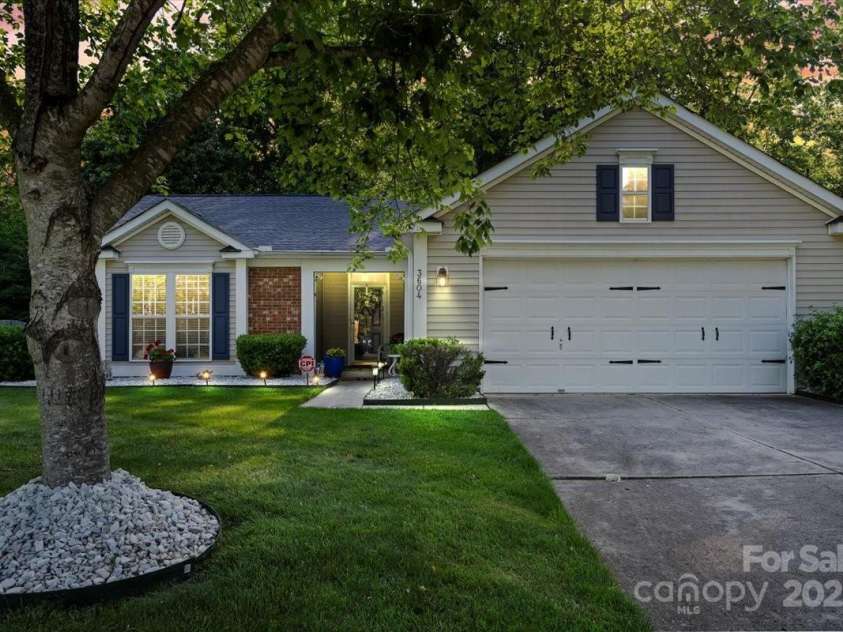 3604 Braefield Drive, Indian Trail, NC 28079.  MLS# CAR4253392, YatesRealty ID 11770. 