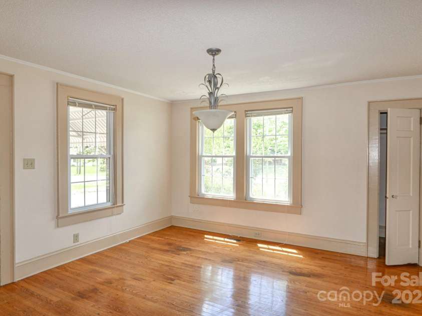 2036 1st Avenue, Hickory, NC 28602.  MLS# CAR4256360, YatesRealty ID 11771. 