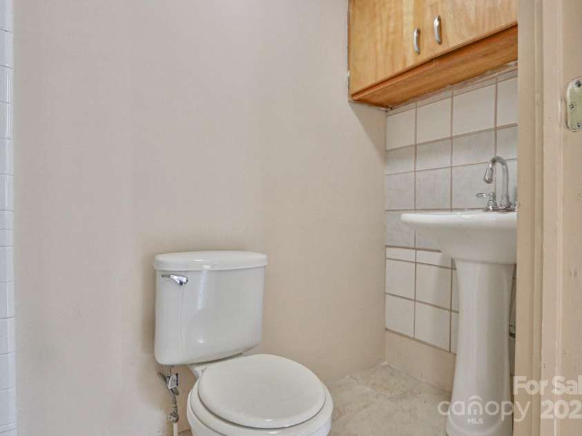 2036 1st Avenue, Hickory, NC 28602.  MLS# CAR4256360, YatesRealty ID 11771. 