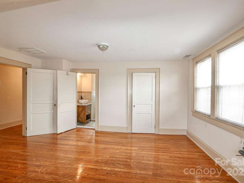 2036 1st Avenue, Hickory, NC 28602.  MLS# CAR4256360, YatesRealty ID 11771. 