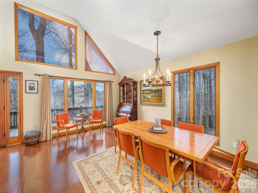 56 Southwicke Drive, Arden, NC 28704.  MLS# CAR4368299, YatesRealty ID 11771. Dining Area