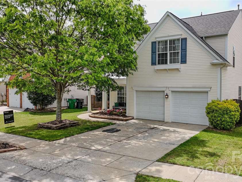 3001 Azalea Hills Drive, Charlotte, NC 28262.  MLS# CAR4366614, YatesRealty ID 11772. 