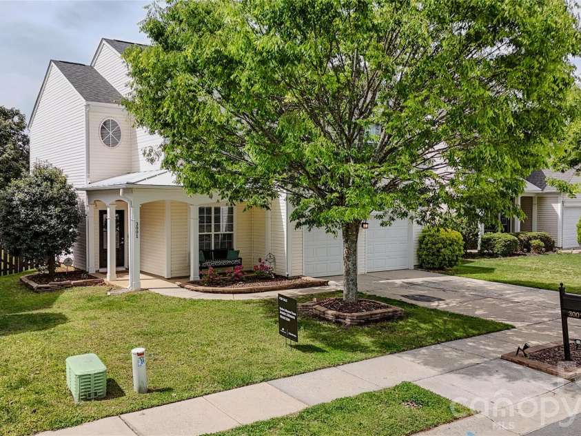 3001 Azalea Hills Drive, Charlotte, NC 28262.  MLS# CAR4366614, YatesRealty ID 11772. 