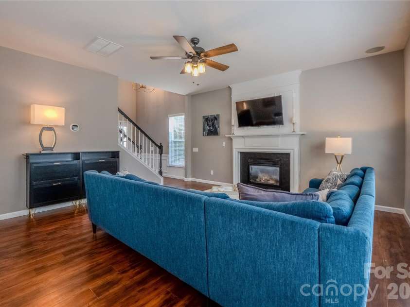 3001 Azalea Hills Drive, Charlotte, NC 28262.  MLS# CAR4366614, YatesRealty ID 11772. 