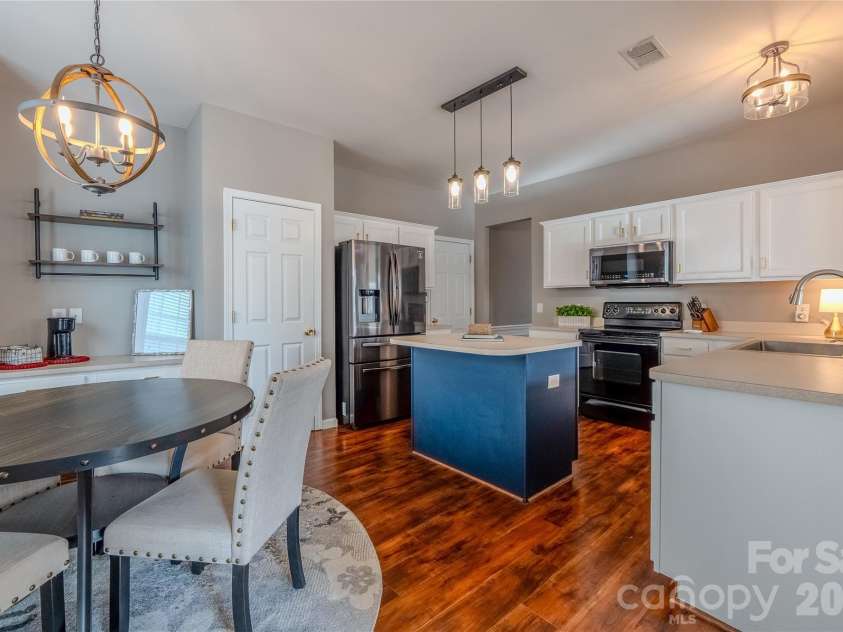 3001 Azalea Hills Drive, Charlotte, NC 28262.  MLS# CAR4366614, YatesRealty ID 11772. 