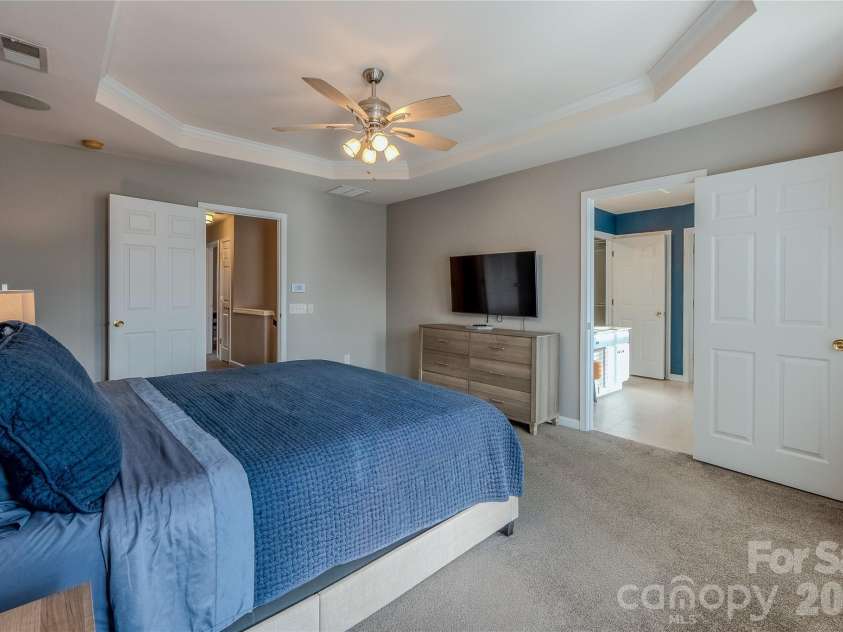3001 Azalea Hills Drive, Charlotte, NC 28262.  MLS# CAR4366614, YatesRealty ID 11772. 