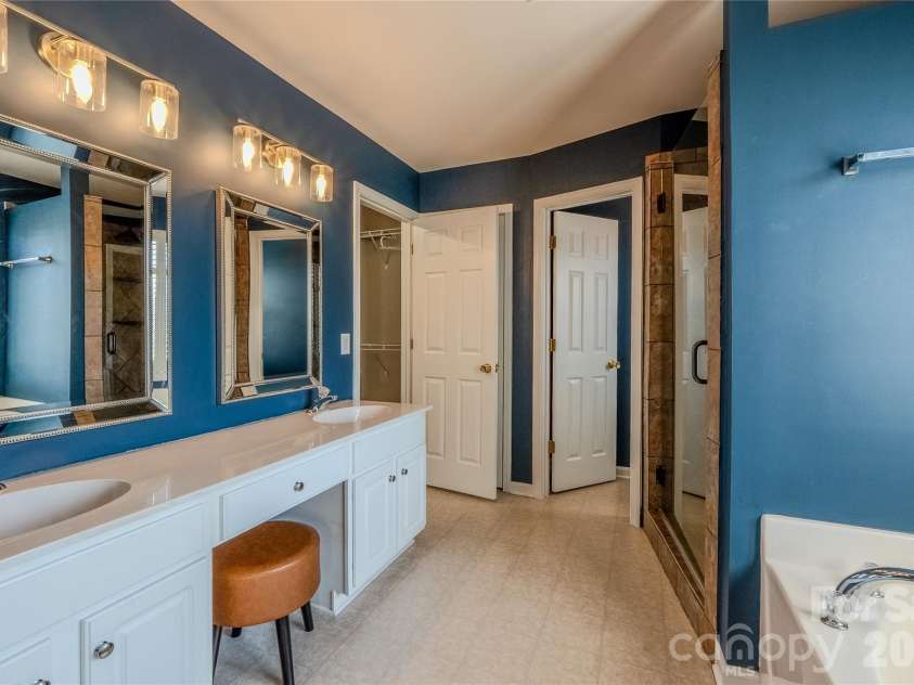 3001 Azalea Hills Drive, Charlotte, NC 28262.  MLS# CAR4366614, YatesRealty ID 11772. 