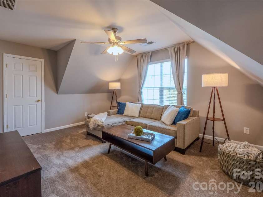 3001 Azalea Hills Drive, Charlotte, NC 28262.  MLS# CAR4366614, YatesRealty ID 11772. 