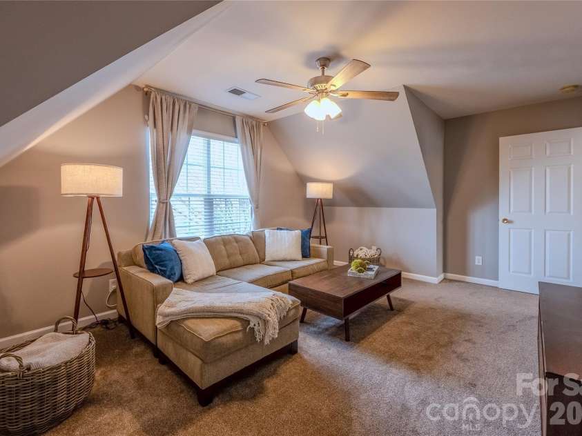 3001 Azalea Hills Drive, Charlotte, NC 28262.  MLS# CAR4366614, YatesRealty ID 11772. 