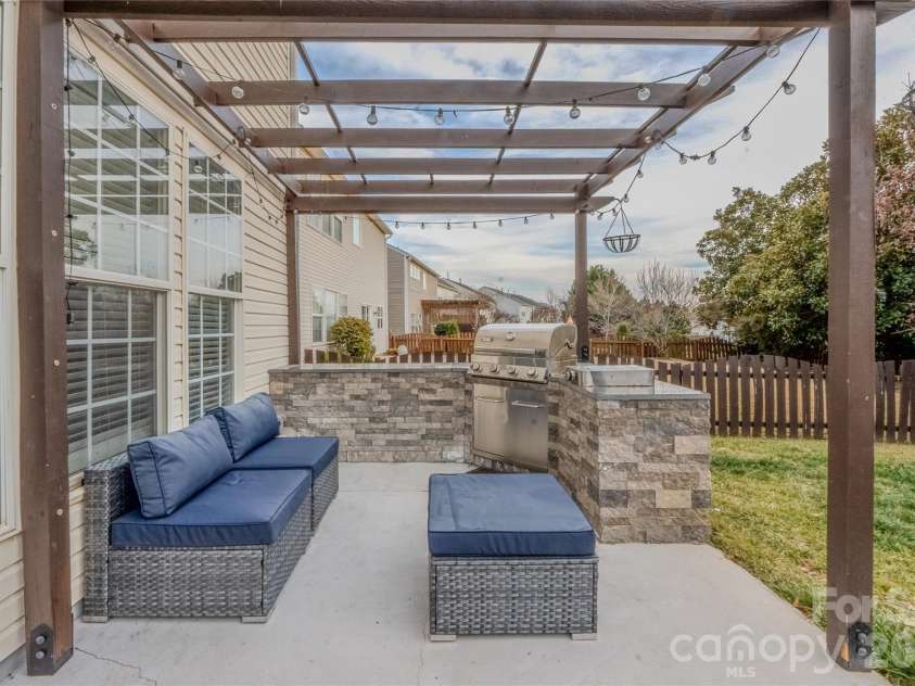 3001 Azalea Hills Drive, Charlotte, NC 28262.  MLS# CAR4366614, YatesRealty ID 11772. 
