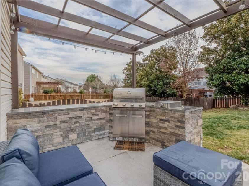3001 Azalea Hills Drive, Charlotte, NC 28262.  MLS# CAR4366614, YatesRealty ID 11772. 