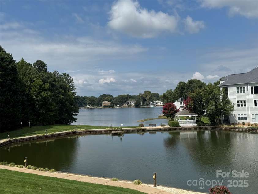 18840 Nautical Drive, Cornelius, NC 28031.  MLS# CAR4293145, YatesRealty ID 11775. 