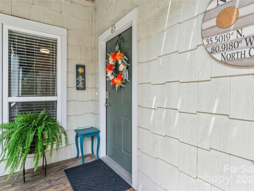 18840 Nautical Drive, Cornelius, NC 28031.  MLS# CAR4293145, YatesRealty ID 11775. 