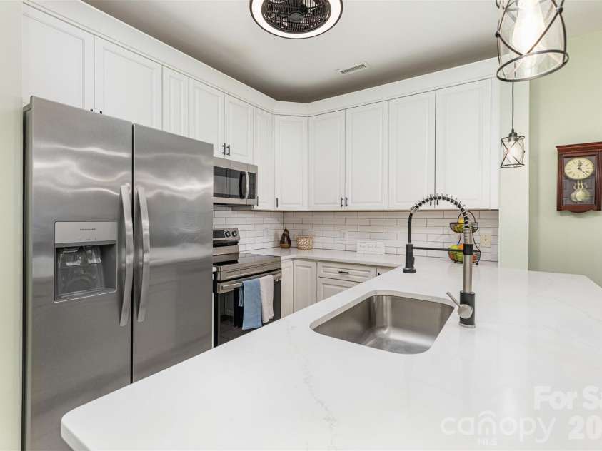 18840 Nautical Drive, Cornelius, NC 28031.  MLS# CAR4334226, YatesRealty ID 11775. 