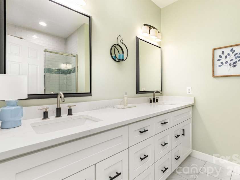 18840 Nautical Drive, Cornelius, NC 28031.  MLS# CAR4334226, YatesRealty ID 11775. 