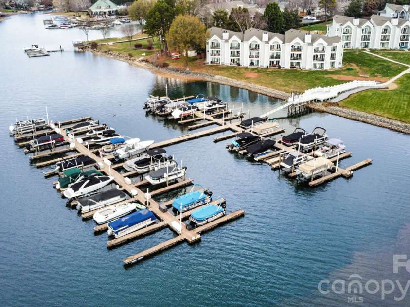 18840 Nautical Drive, Cornelius, NC 28031.  MLS# CAR4334226, YatesRealty ID 11775. 