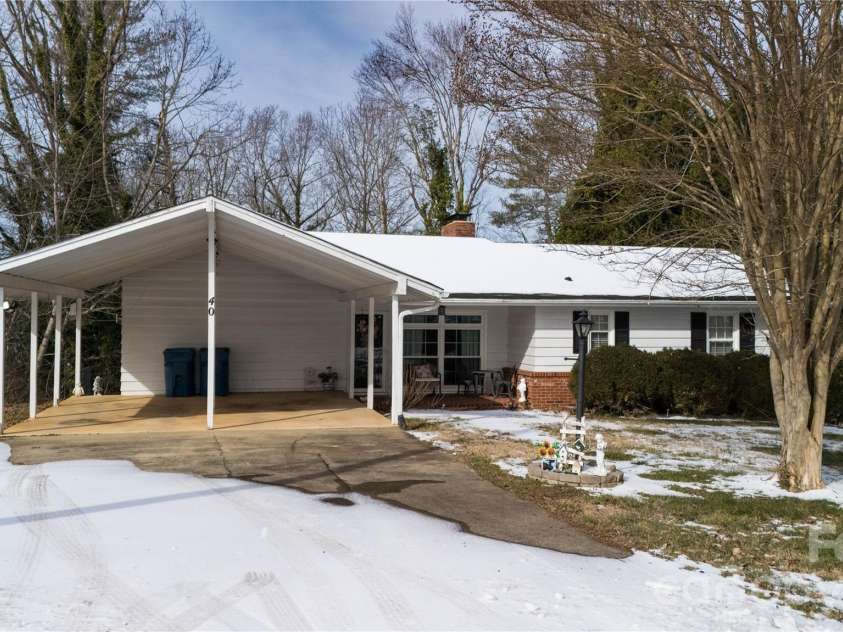 40 Forest Avenue, Granite Falls, NC 28630.  MLS# CAR4342329, YatesRealty ID 11775. 