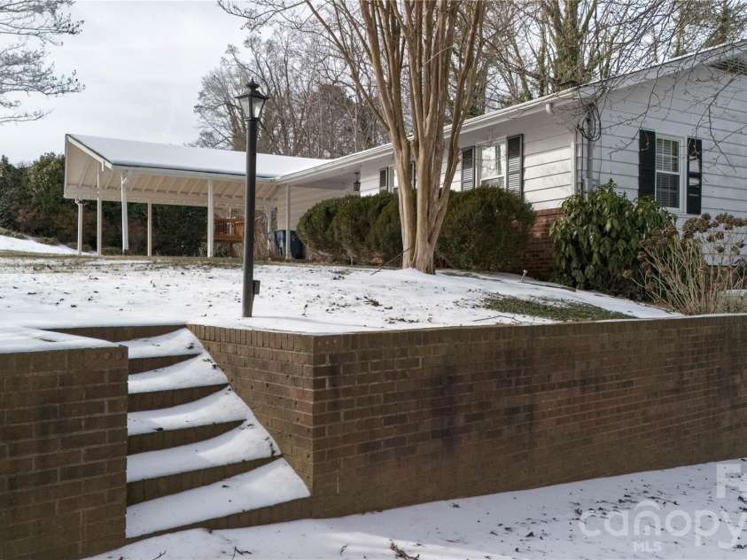 40 Forest Avenue, Granite Falls, NC 28630.  MLS# CAR4342329, YatesRealty ID 11775. 