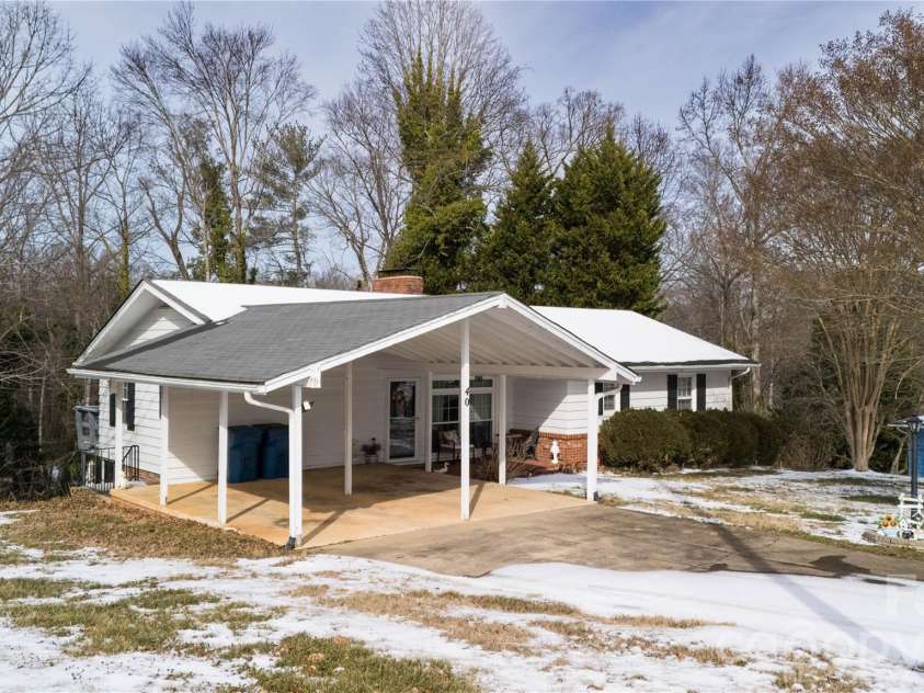 40 Forest Avenue, Granite Falls, NC 28630.  MLS# CAR4342329, YatesRealty ID 11775. 