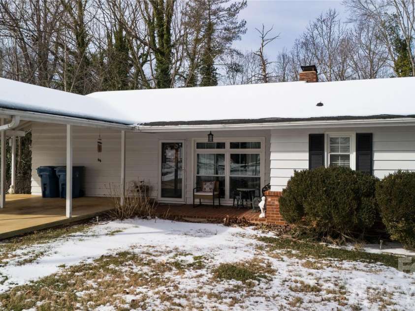 40 Forest Avenue, Granite Falls, NC 28630.  MLS# CAR4342329, YatesRealty ID 11775. 