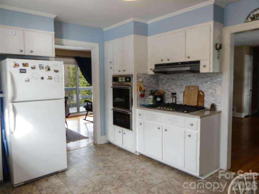 40 Forest Avenue, Granite Falls, NC 28630.  MLS# CAR4342329, YatesRealty ID 11775. 