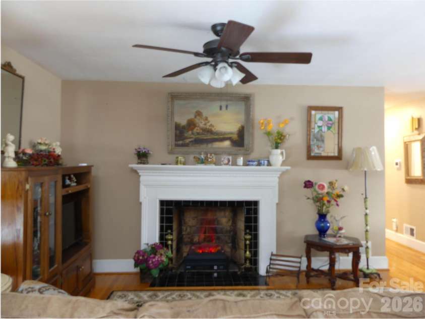40 Forest Avenue, Granite Falls, NC 28630.  MLS# CAR4342329, YatesRealty ID 11775. 