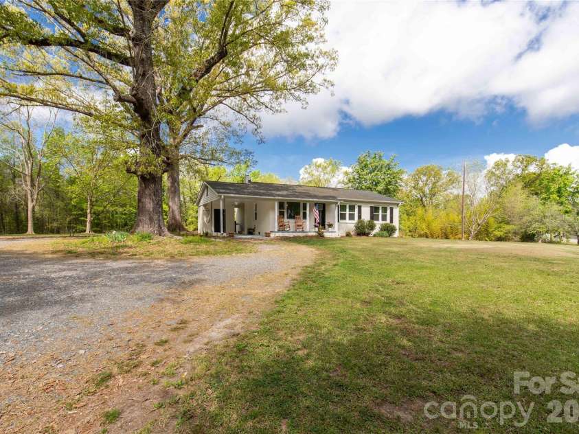 1143 Potter Road, Lancaster, SC 29720.  MLS# CAR4365057, YatesRealty ID 11776. 