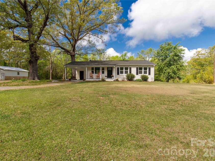 1143 Potter Road, Lancaster, SC 29720.  MLS# CAR4365057, YatesRealty ID 11776. 