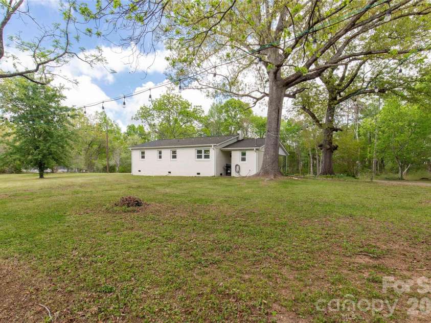 1143 Potter Road, Lancaster, SC 29720.  MLS# CAR4365057, YatesRealty ID 11776. 