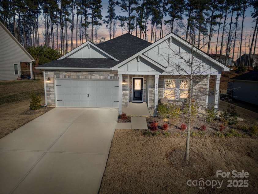 4321 Duplin Drive, Charlotte, NC 28214.  MLS# CAR4224974, YatesRealty ID 11776. 