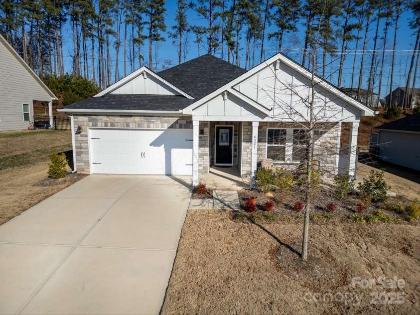 4321 Duplin Drive, Charlotte, NC 28214.  MLS# CAR4224974, YatesRealty ID 11776. 